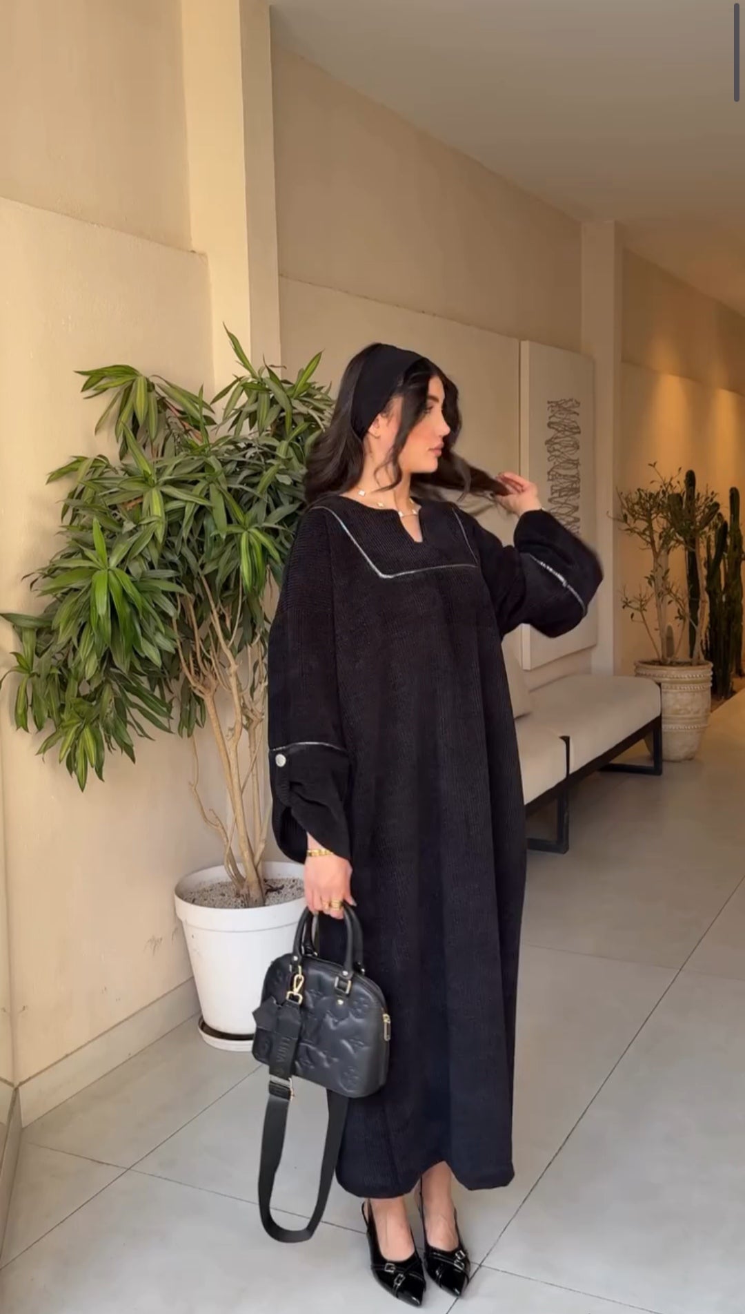 Robe longue noire minimal chic