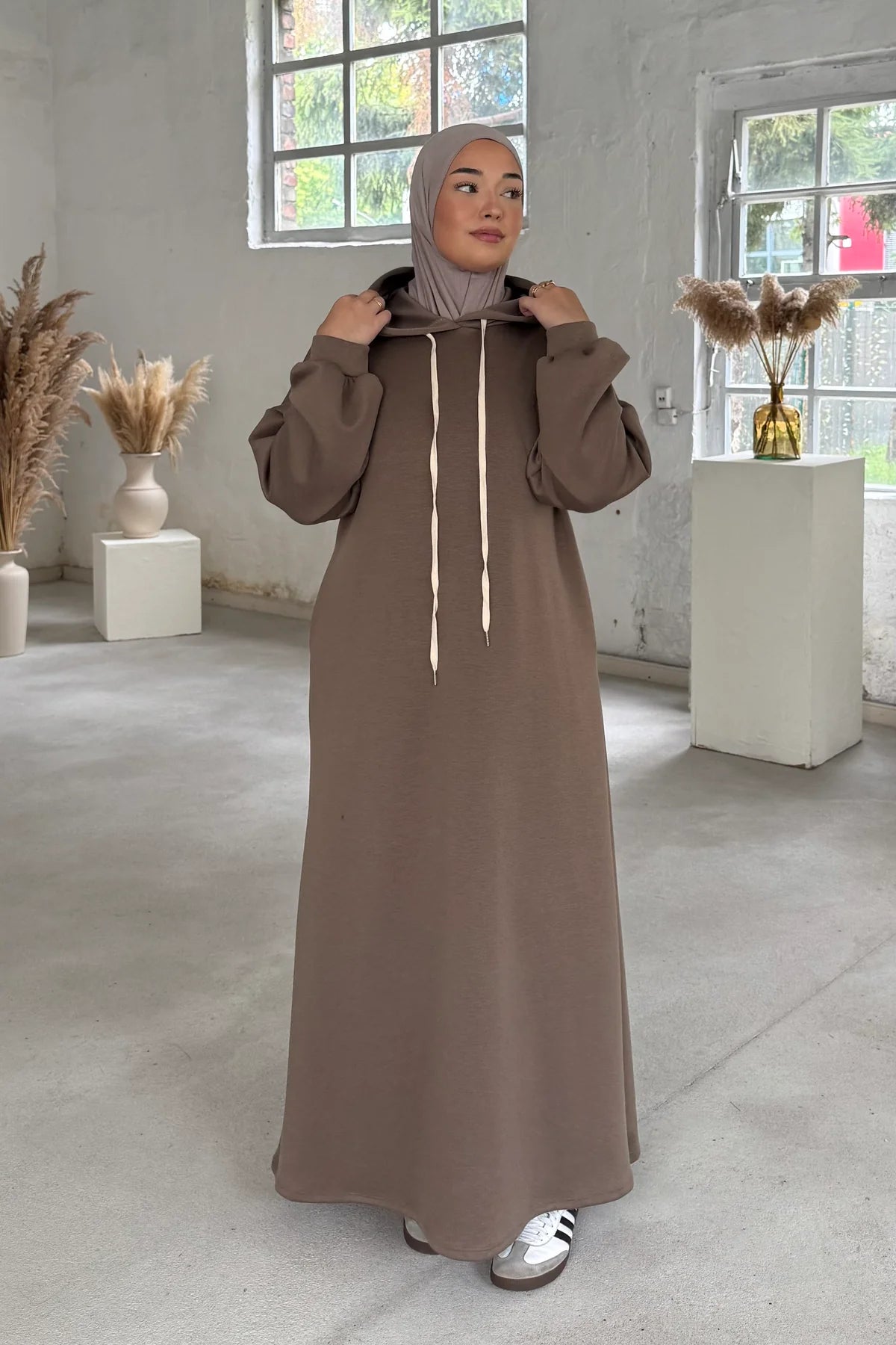 Robe Hoodie Longue – Confort & Style Minimaliste