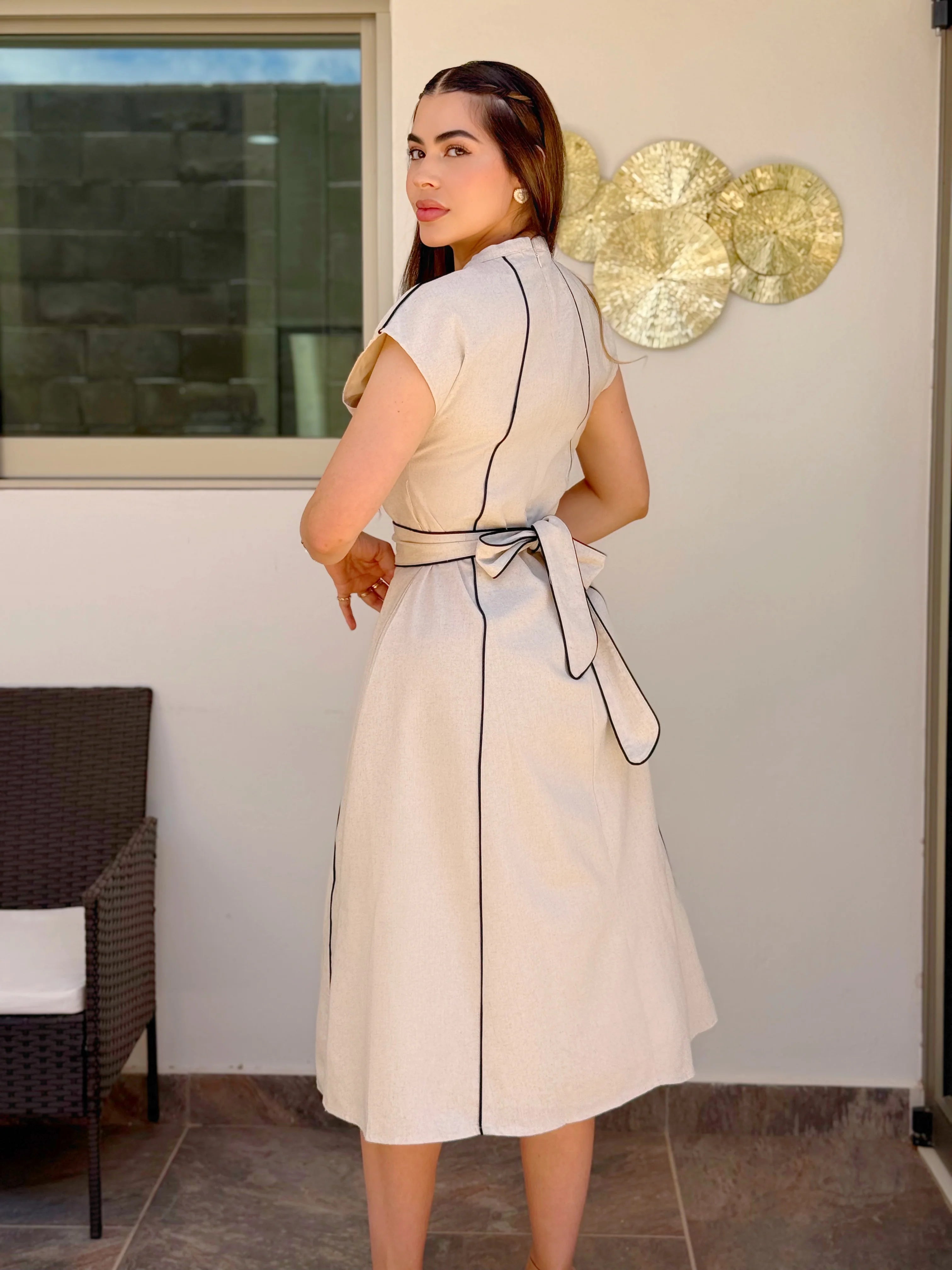 Robe Chic Beige en Lin avec Ceinture Ajustable