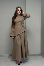 Ensemble Élégant à Drapeaux Latéraux – Couleur Sable Naturel